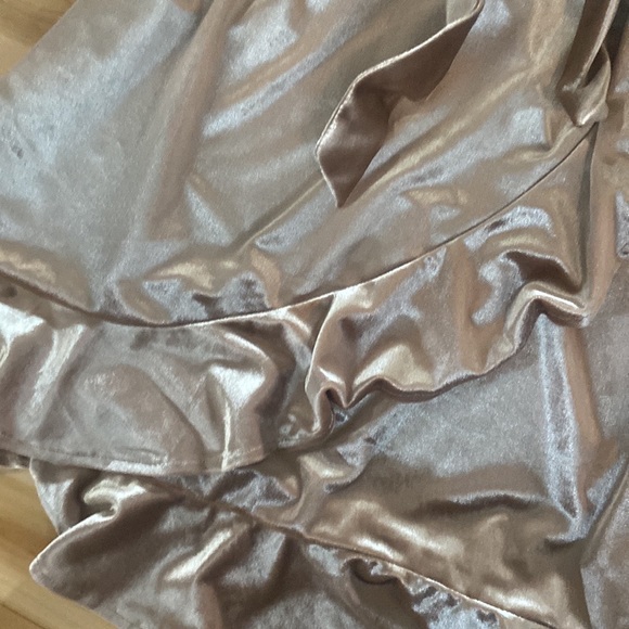 BB Dakota Wrap Velvet Dress NWT size S - Picture 6 of 8